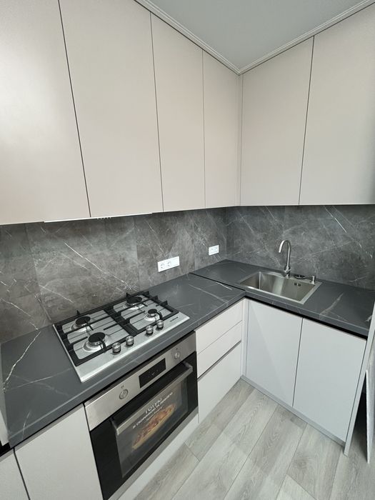 Продаж 1-но кімнатна, Цент, ТРЦ Київ