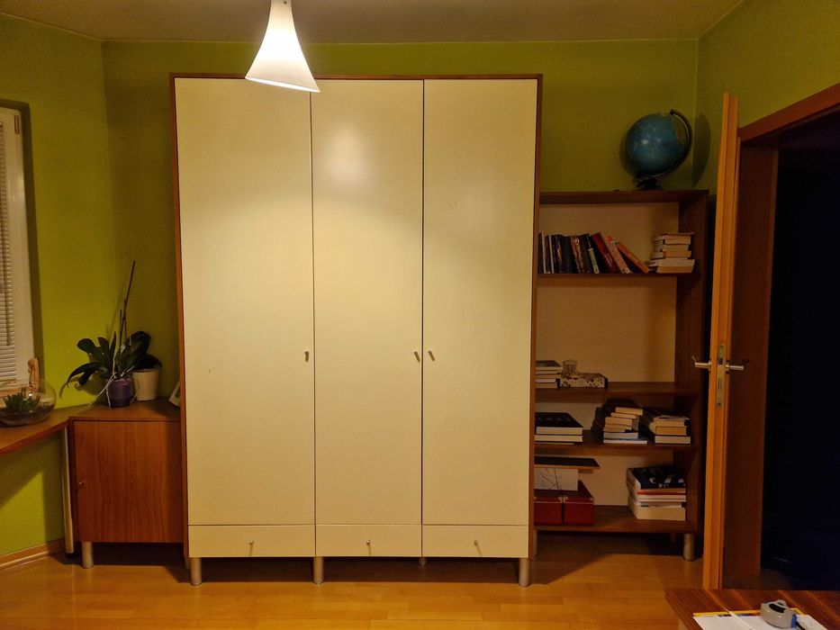 Meble młodzieżowe lub dziecięce -8 elementów