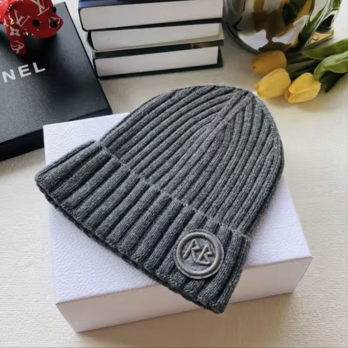 Шапки Руслан Багінский