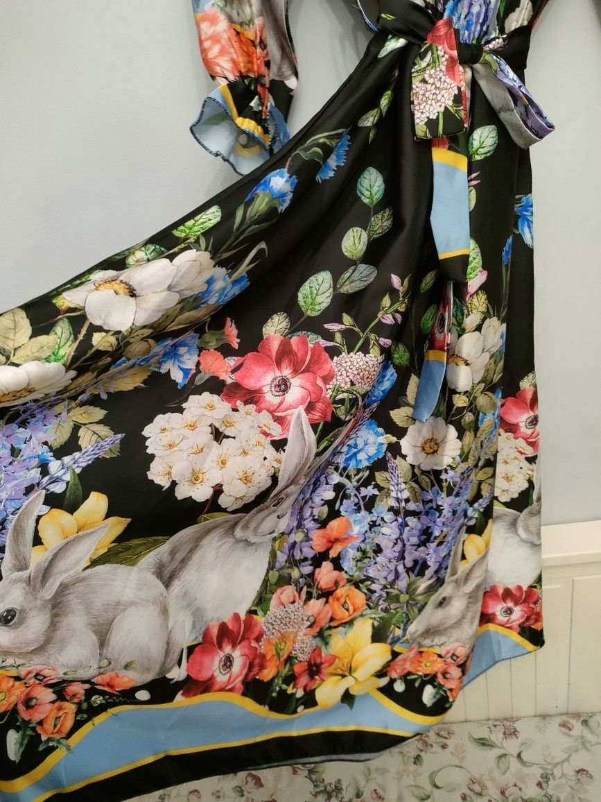Sukienka kolorowa we wzory króliki zajączki kwiaty print wiosenna