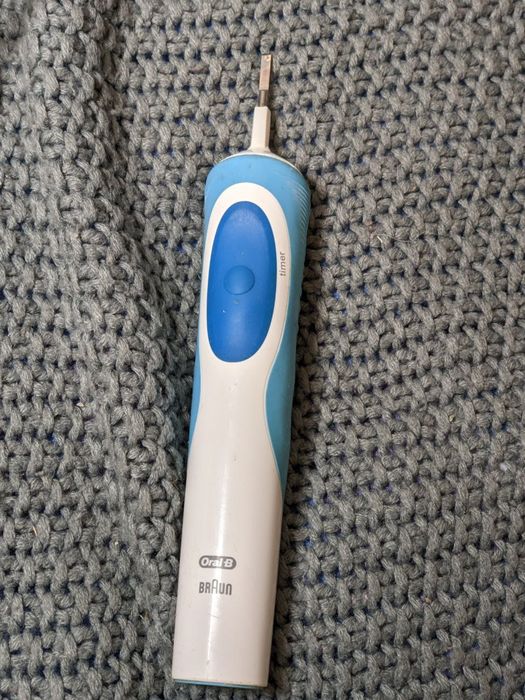 Електрична зубна шітка Браун Oral-B Braun
