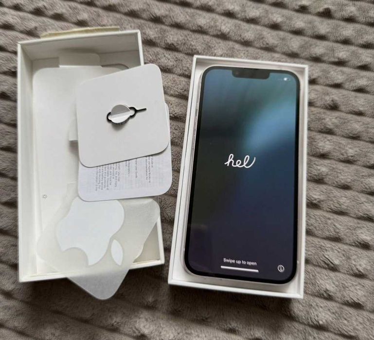 iPhone 13, 256 ГБ у подарунок чохли