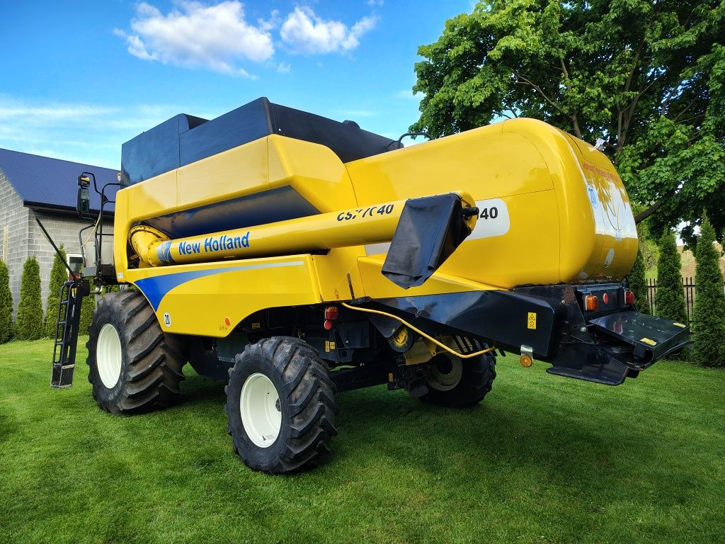 Kombajn New Holland CSX 7040 z Niemiec