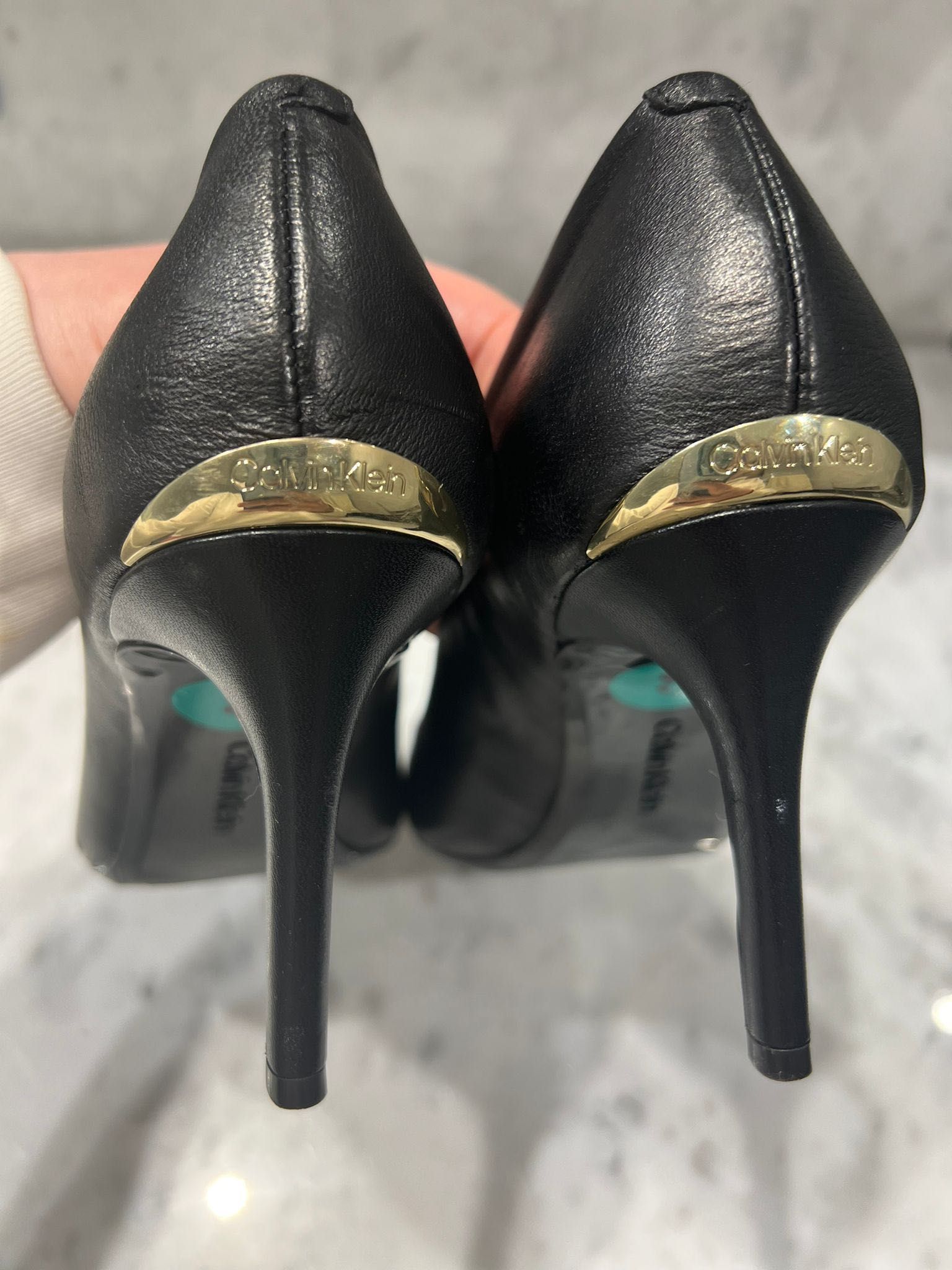 Продам НОВІ жіночі туфлі Calvin Klein 38 розмір