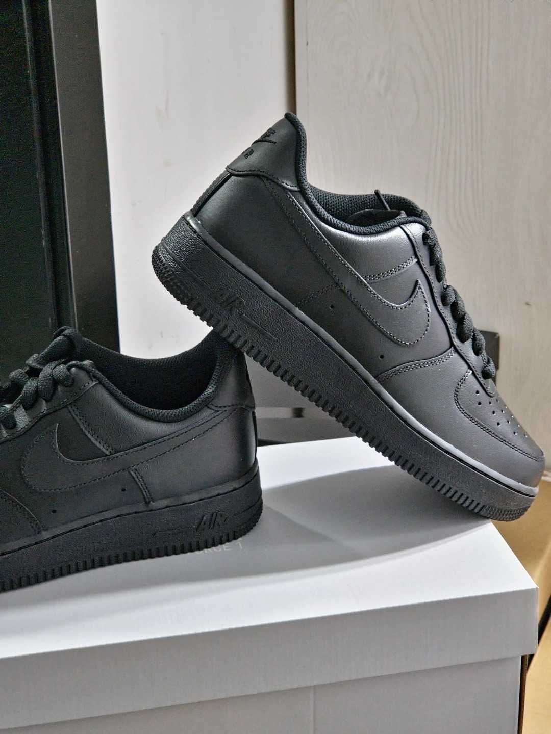 Nike Air Force 1 Low '07 Buty męskie R.42.5 Czarny