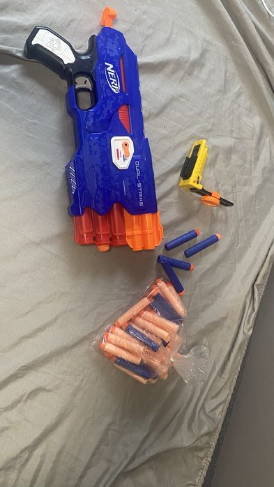 Pistolet NERF Dual-strike