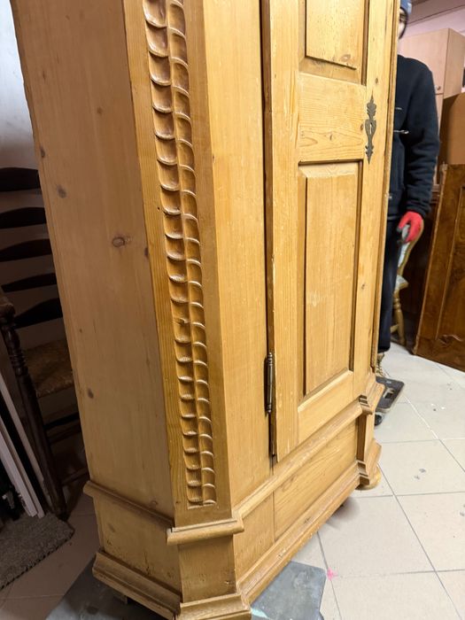 Stylowa klasyczna drewniana szafa 2-drzwiowa z Niemiec