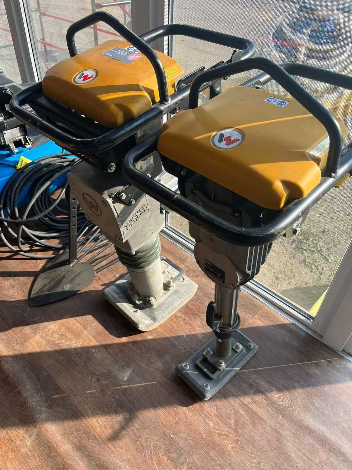 Аккумуляторная вибротрамбовка AS50e  Wacker Neuson вибронога вибролапа