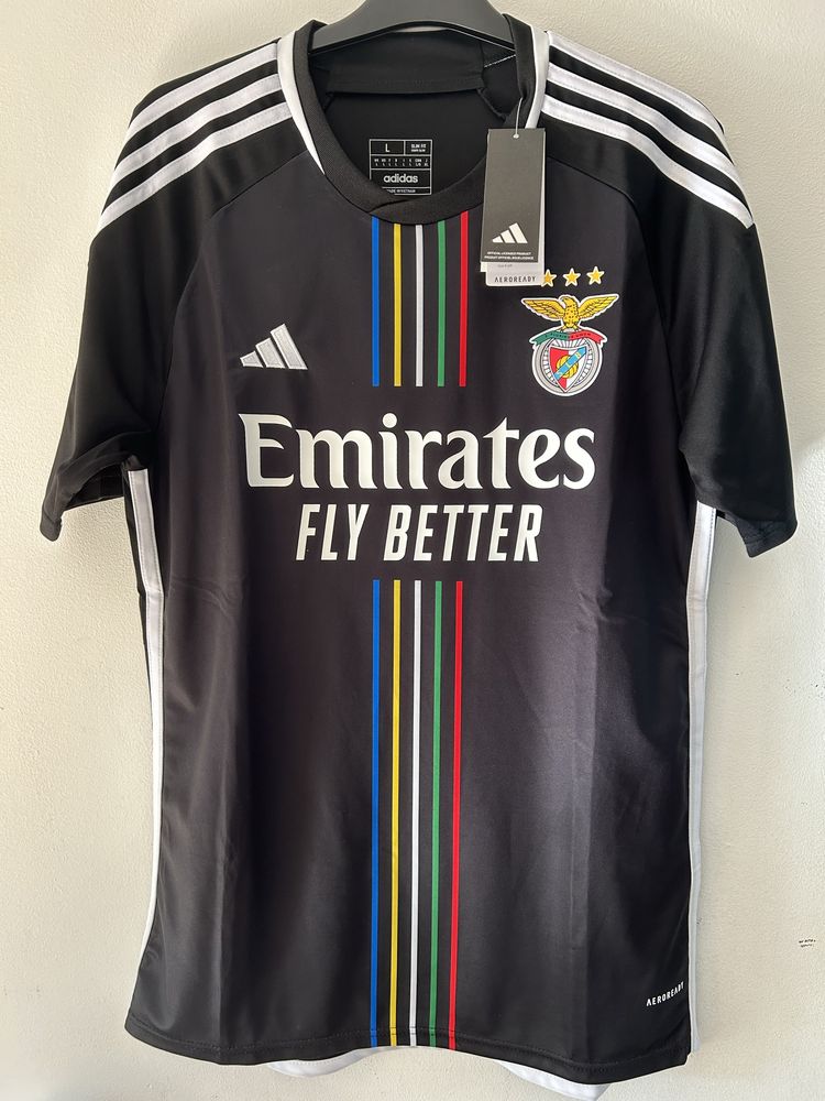 T shirt preta benfica