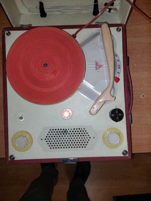 Gramofon kultowy Karolinka 1953 r. rzadki egzemplarz.