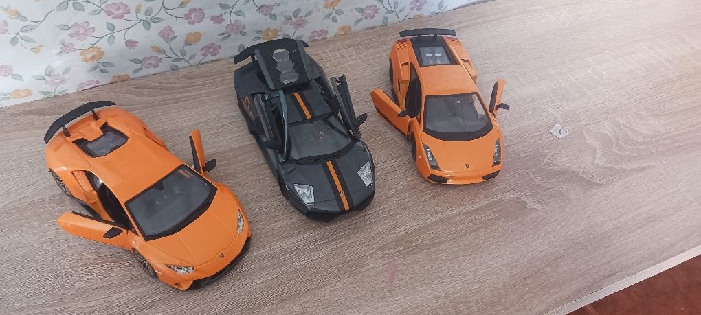 Carros da burago escala 1/24 e 1/18
