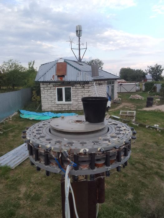 Єдиний в світі вертикальний вітрогенератор
