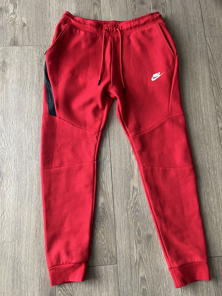 штани Nike Tech Fleece s m