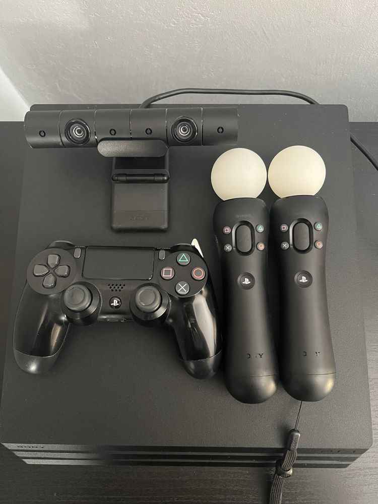 PlayStation 4 Pro + Akcesoria + Gry