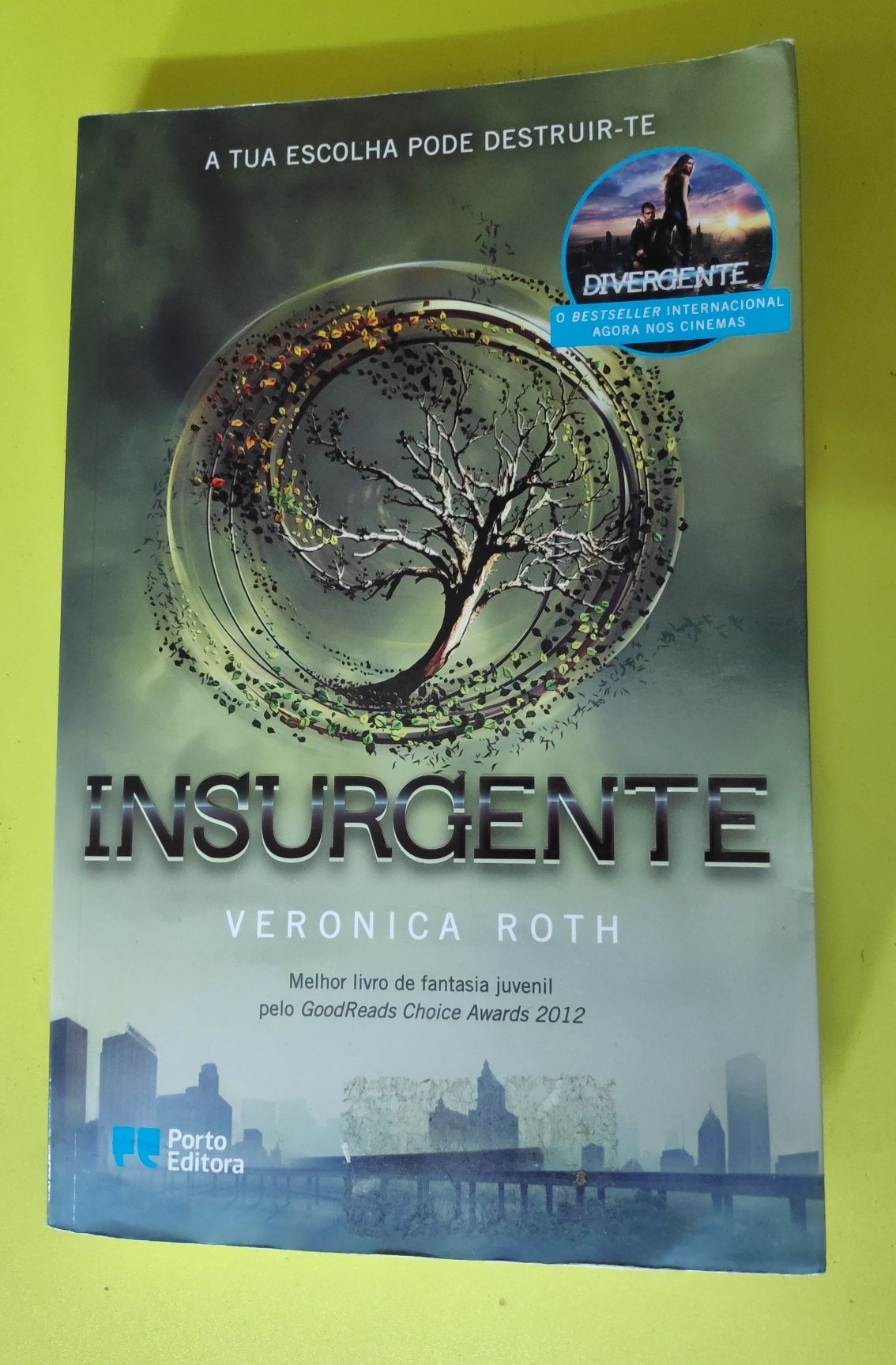 Insurgente / A rapariga de Pequim