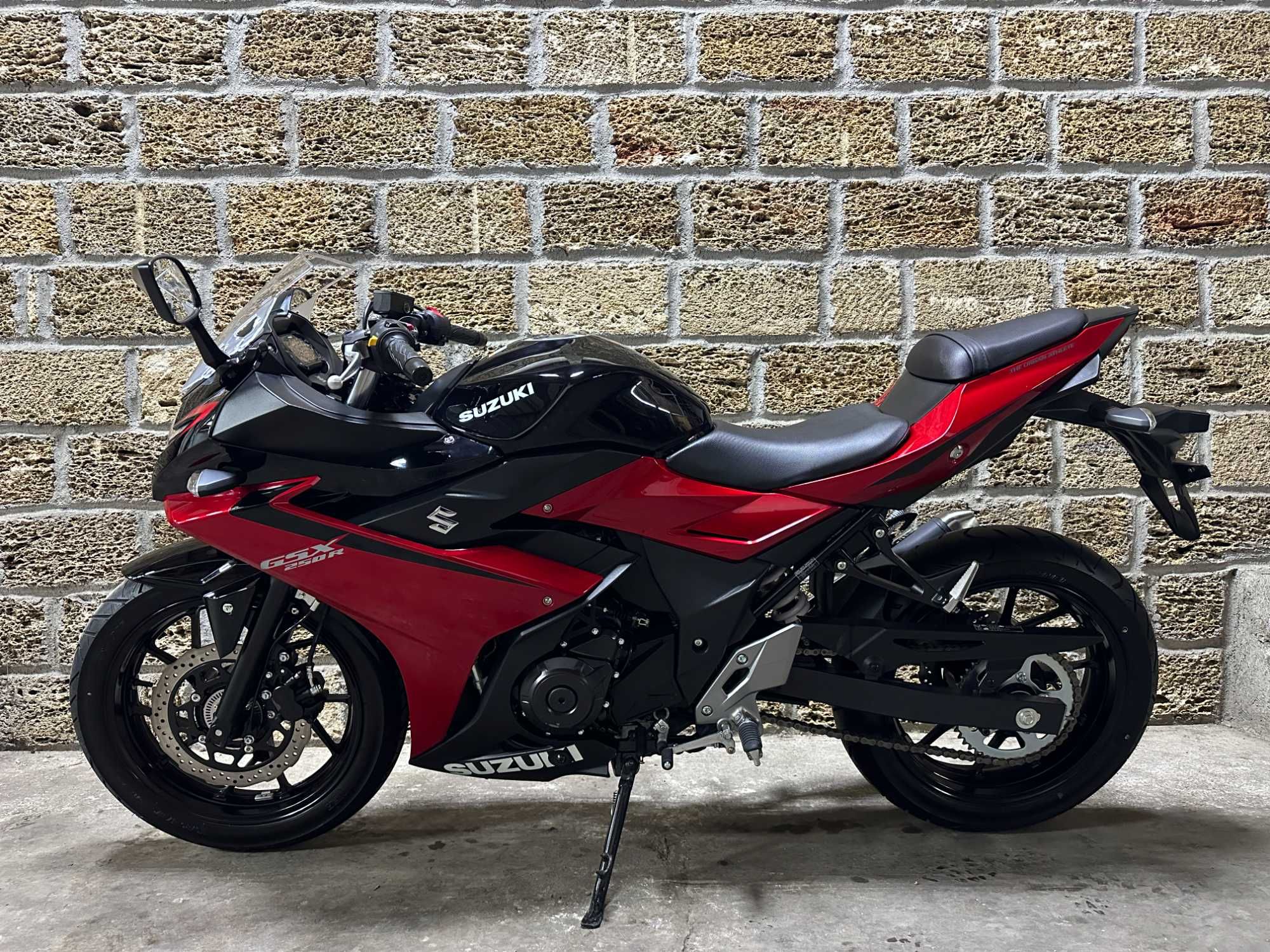 Suzuki GSX 250 R Без пробега по Украине