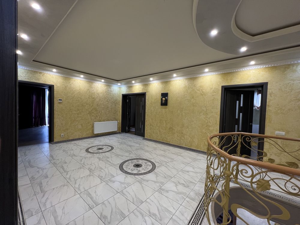 ТЕРМІНОВО VIP будинок 300 м² в с. Путрівка ЦІНУ ЗНИЖЕНО