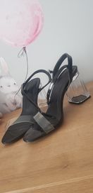 Marka Truffle Collection czarne sandalki 39 slupek