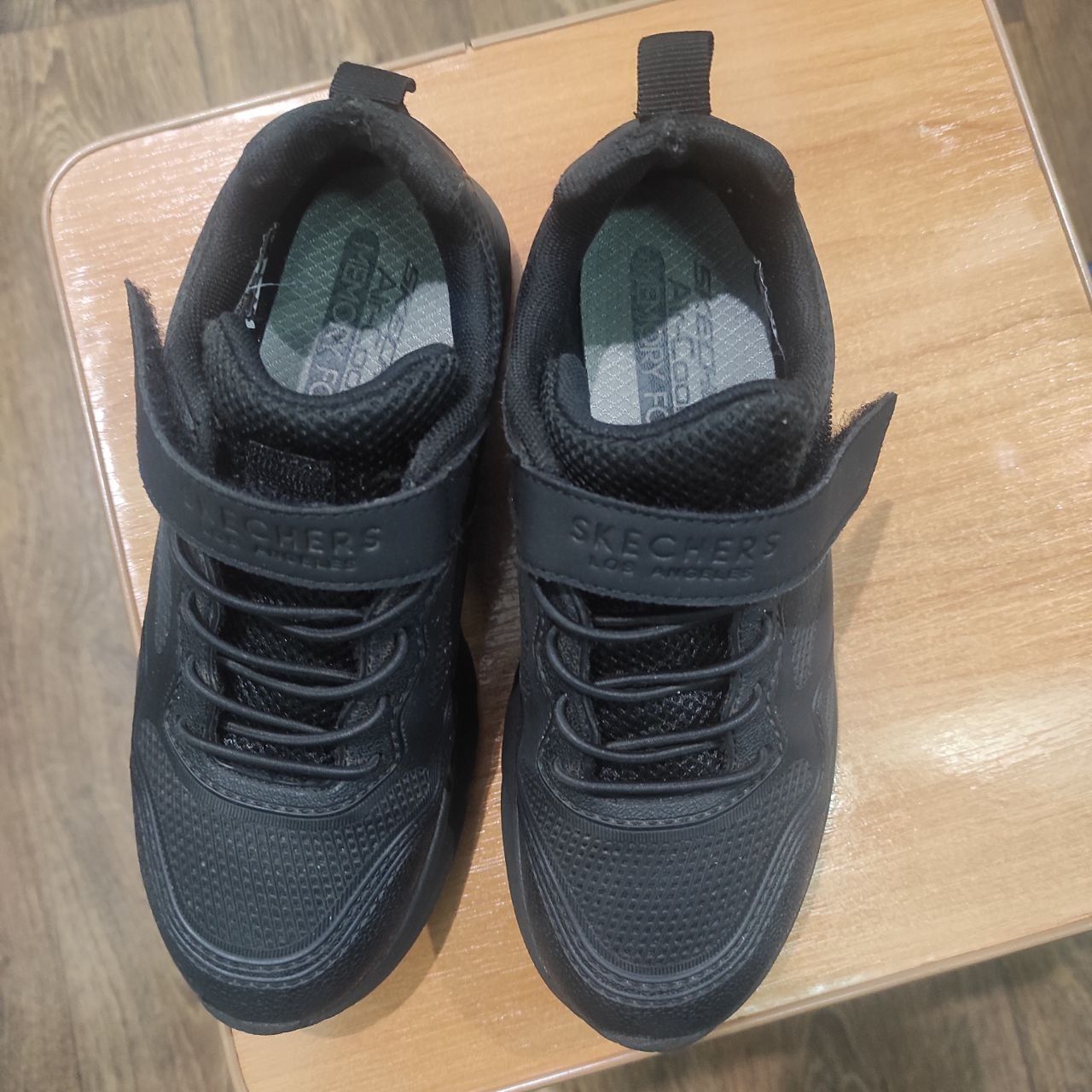 Sketchers  кроссовки детские, черного цвета , размер - 33.5  (21 см)