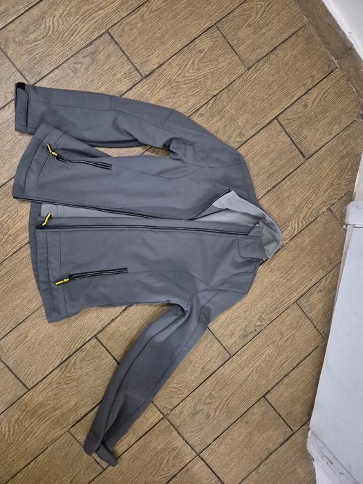 Жіночий верхній одяг