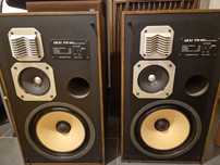 Kolumny Akai SW 137