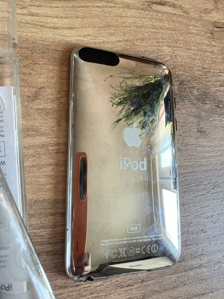 Ipod 8gb (все працює)