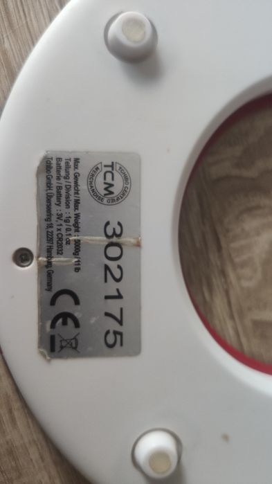 Waga kuchenna Tchibo czerwona