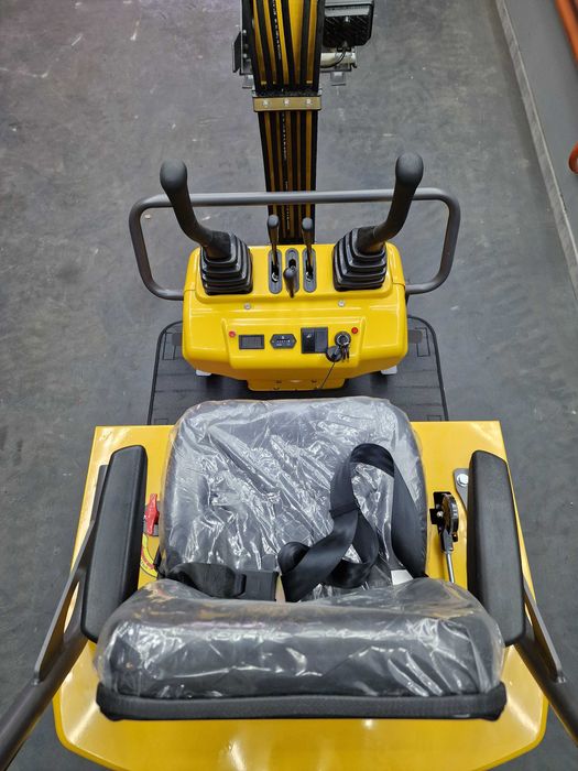 Nowa tania minikoparka BK900AS do firmy gospodarstwa Gwarancja Serwis