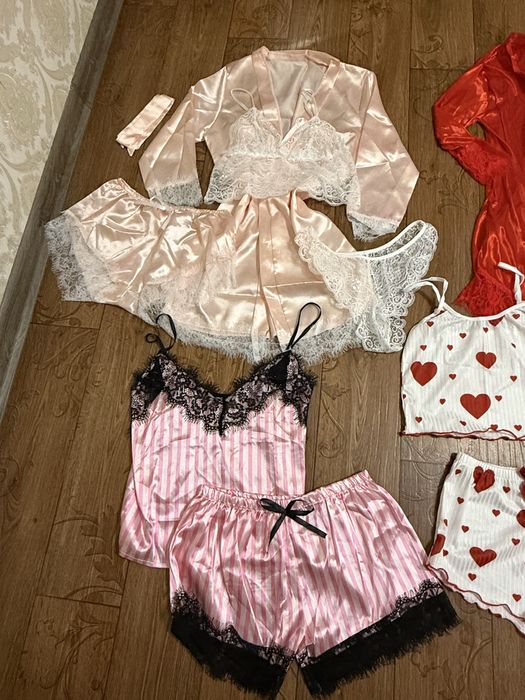 Піжама атлас халат шорти штани майка мереживо