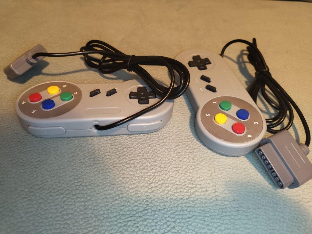 Kontrolery SNES SUPER NINTENDO 2szt.