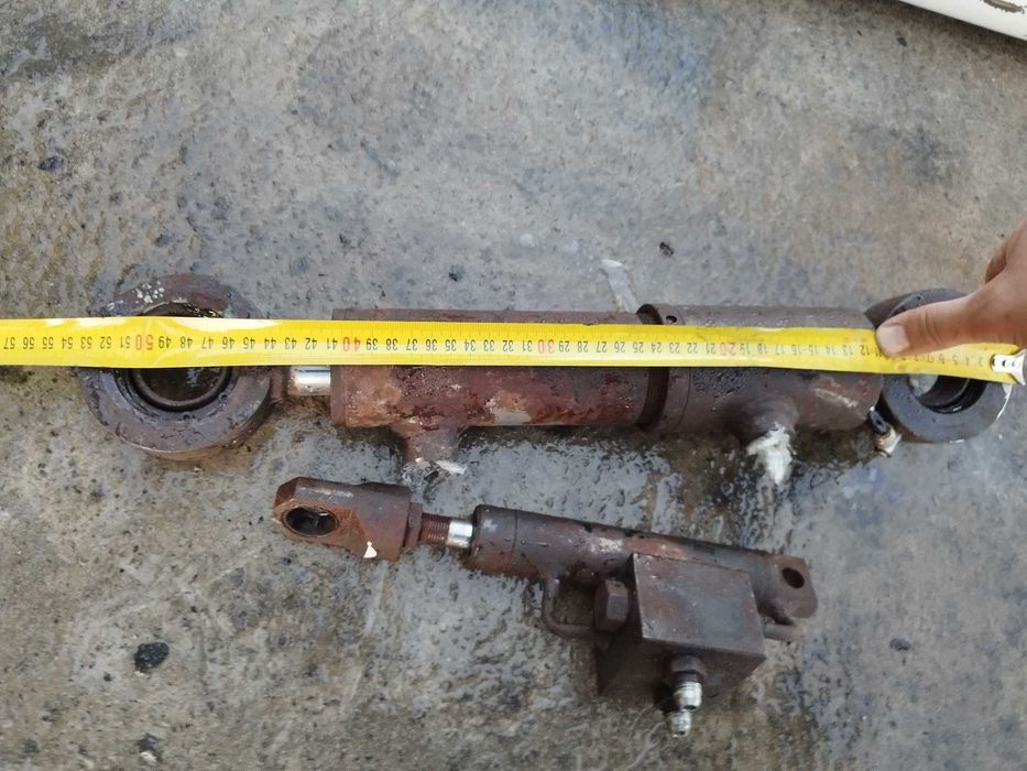 siłownik hydrauliczny 30cm z zamkiem, 53cm 2013 rok