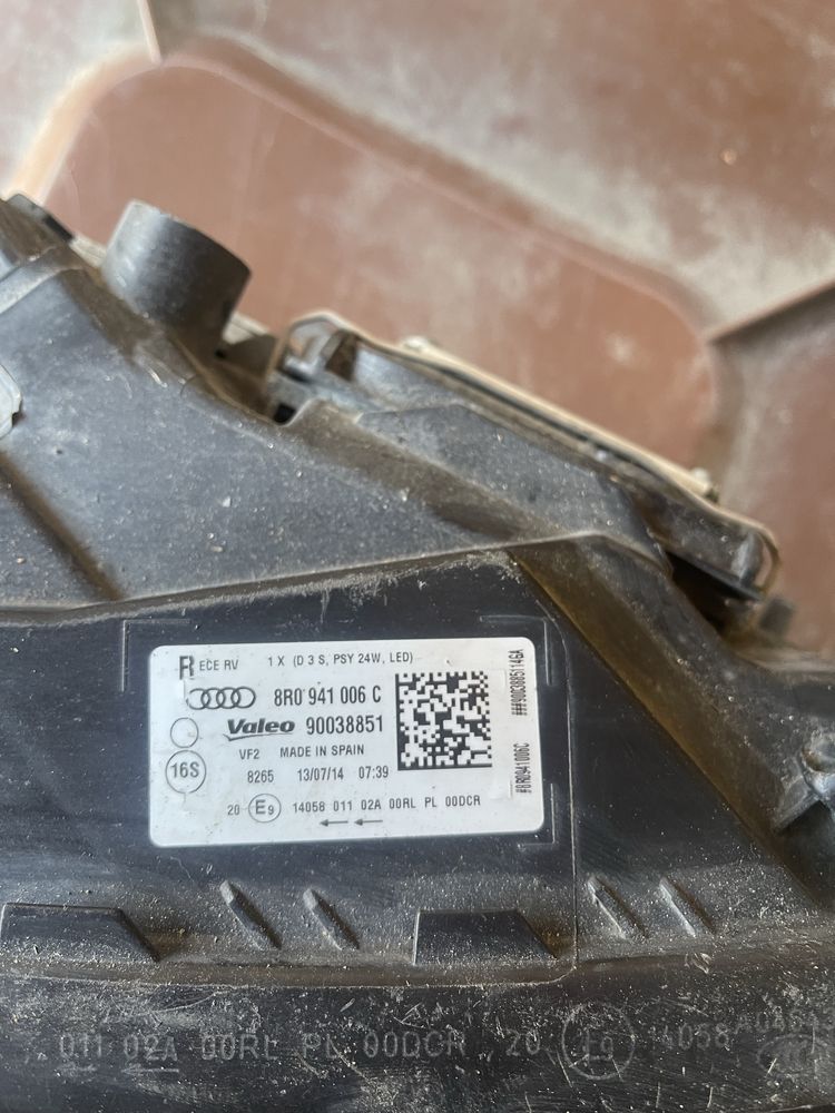 Lampa bi-xenon Audi Q5 EU/ uszkodzona kompletna