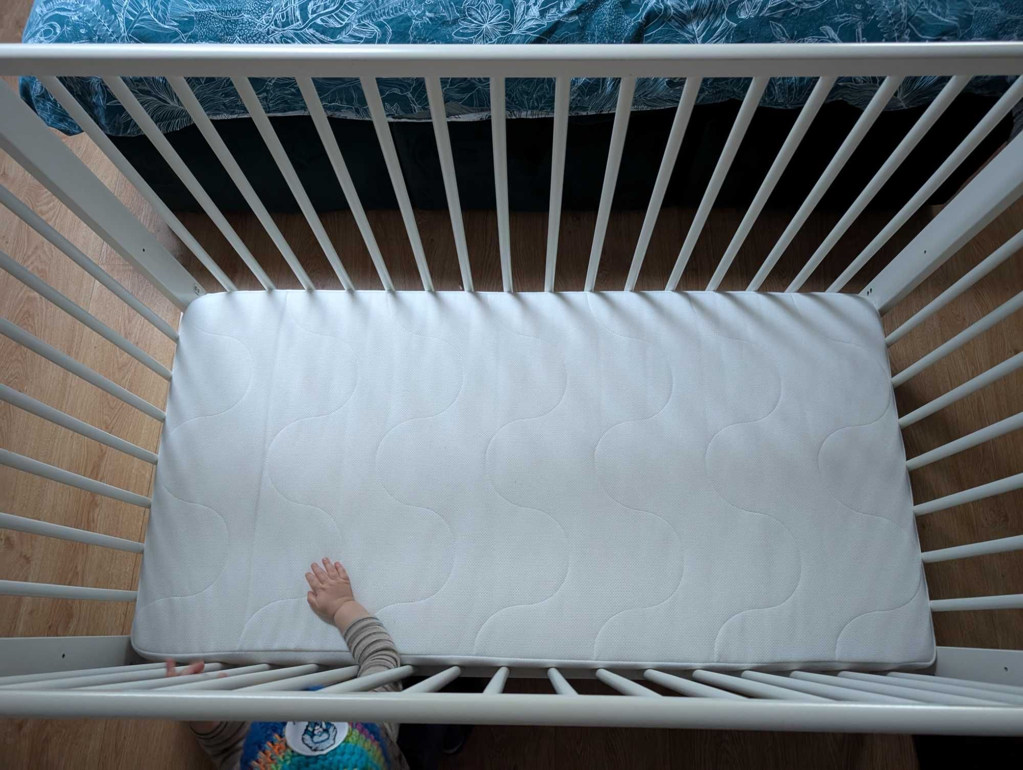Łóżeczko IKEA GULLIVER z materacem 120x60, ochraniacz merino, stan BDB