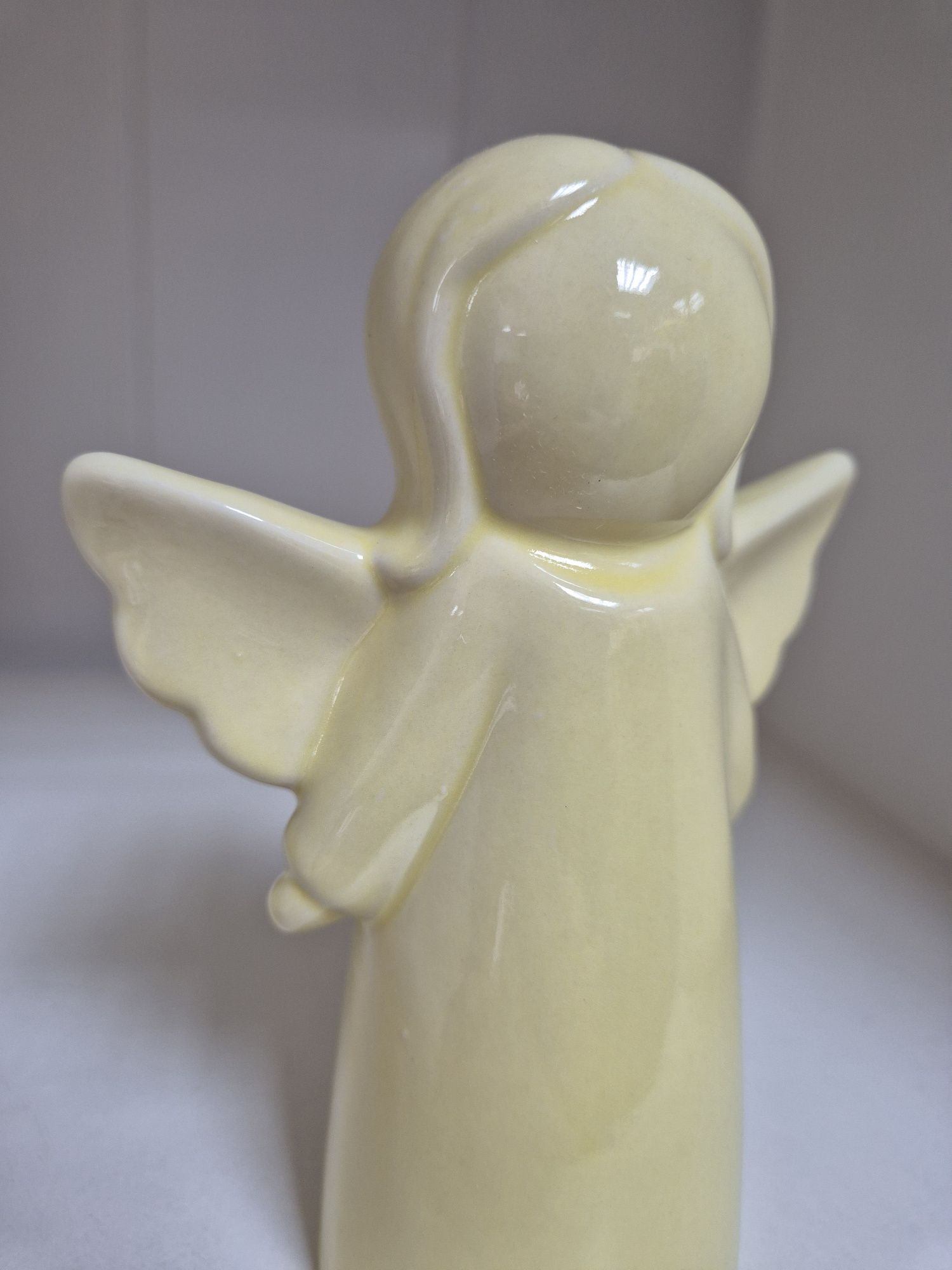 Anioł ceramiczny żółty aniołek figurka anioła
