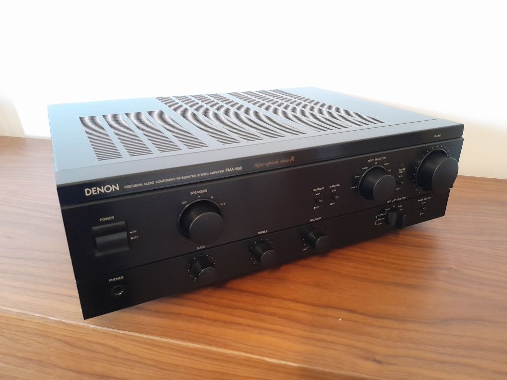 Amplificador Denon PMA-560 com defeito