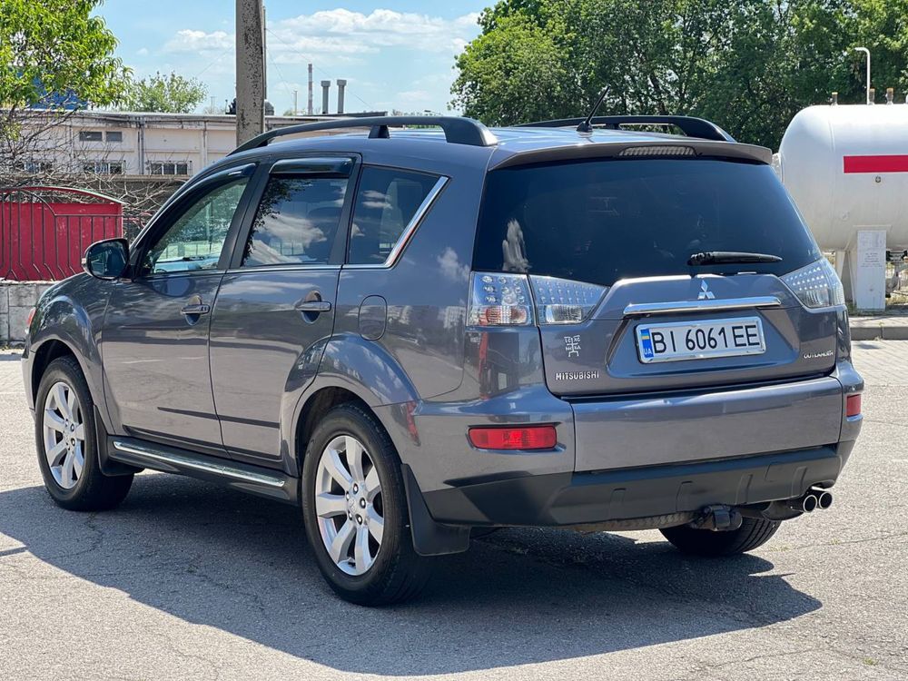 Mitsubishi Outlander XL ДИЗЕЛЬ АВТОМАТ 7 мест (Митсубиши Аутлендер)
