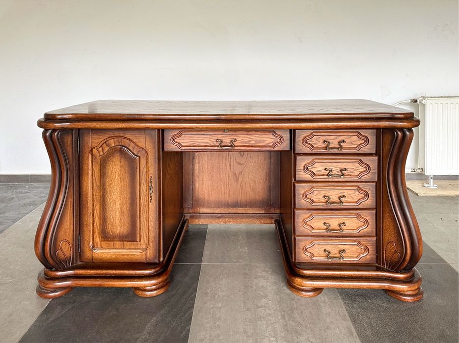 Biurko dębowe w stylu gdańskim z bogato zdobionym frontem