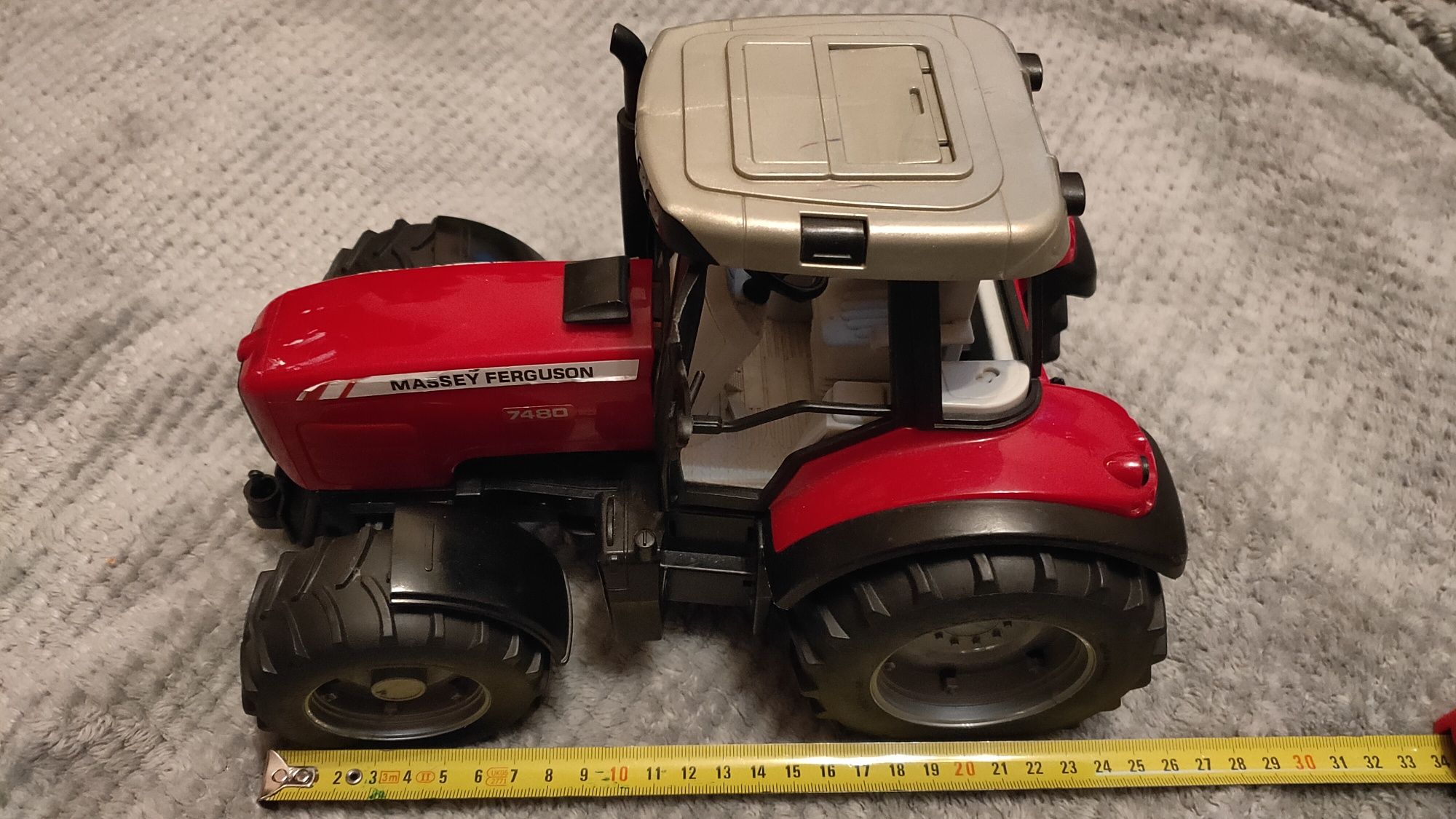 Traktor Bruder Massey Ferguson 7480