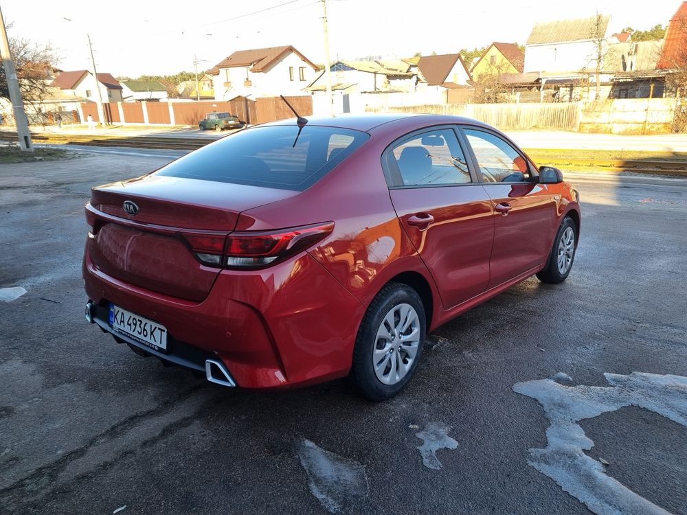 KIA RIO 2021 1,4 газ/бензин 6АТ