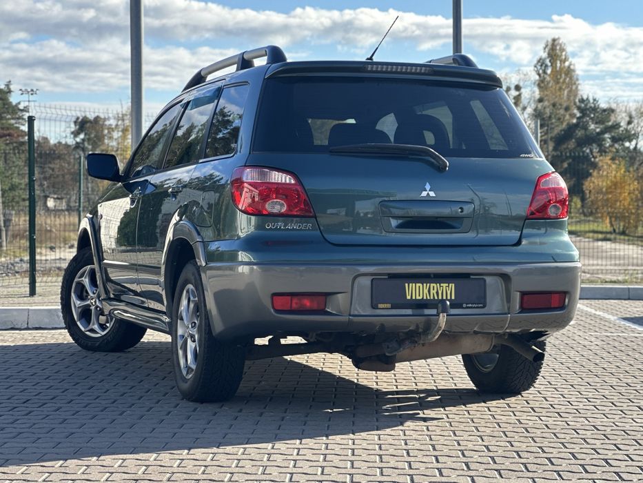 Mitsubishi Outlander 2006 року,2.4 бензин,автомат,повний привід,275т.к