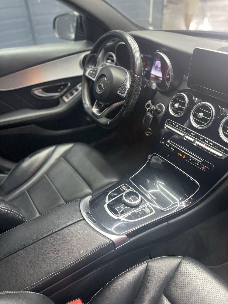 Mercedes Benz C 300 H AMG