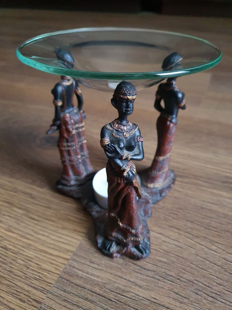 Prezent świecznik figurka trzy Wojowniczki Etiopia