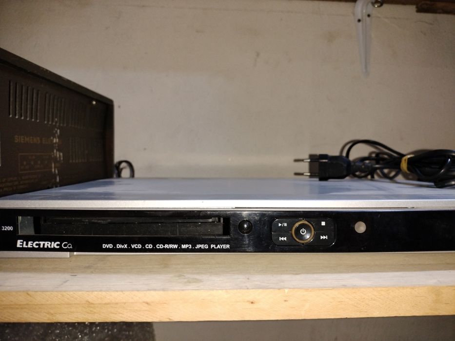 DVD marca ELECTRIC em bom estado de conservação