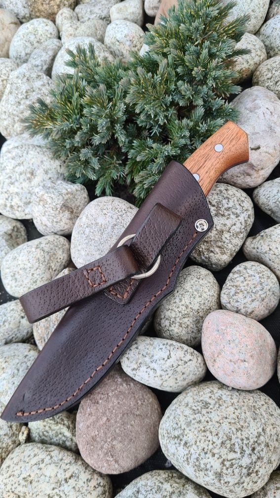 Noż bushcraft knives