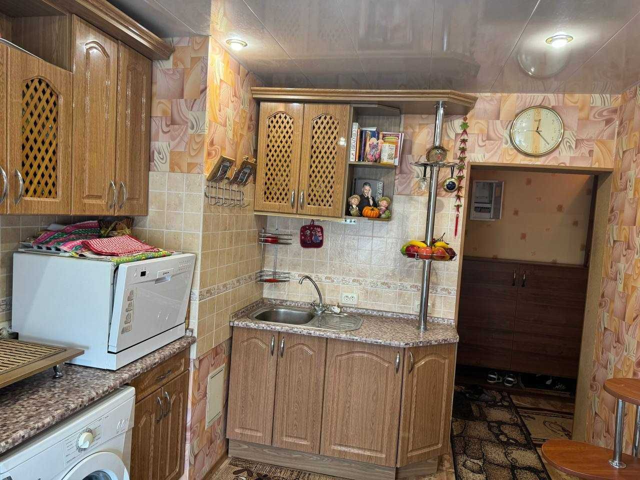 ПРОДАЖА 3-х комнатной квартиры БЕЛЯЕВА, 111 (м-н "Лазурный")
