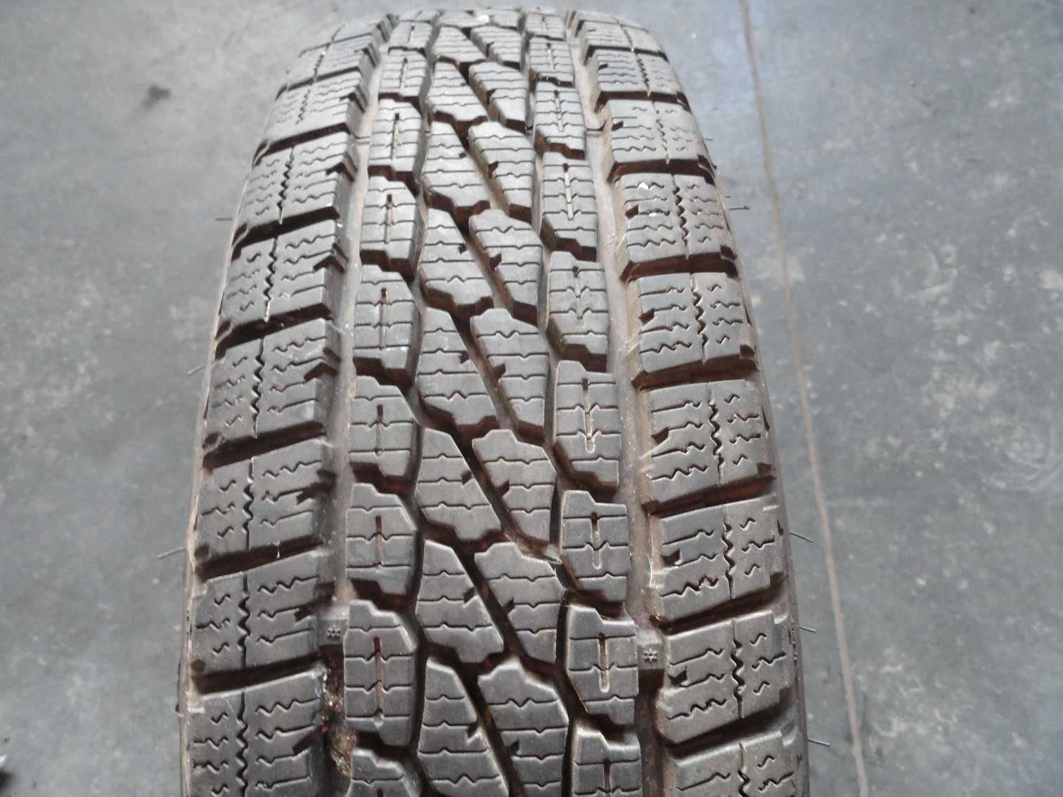 Opona wzmacniana 165/70r14C Firestone  Pojedyncza