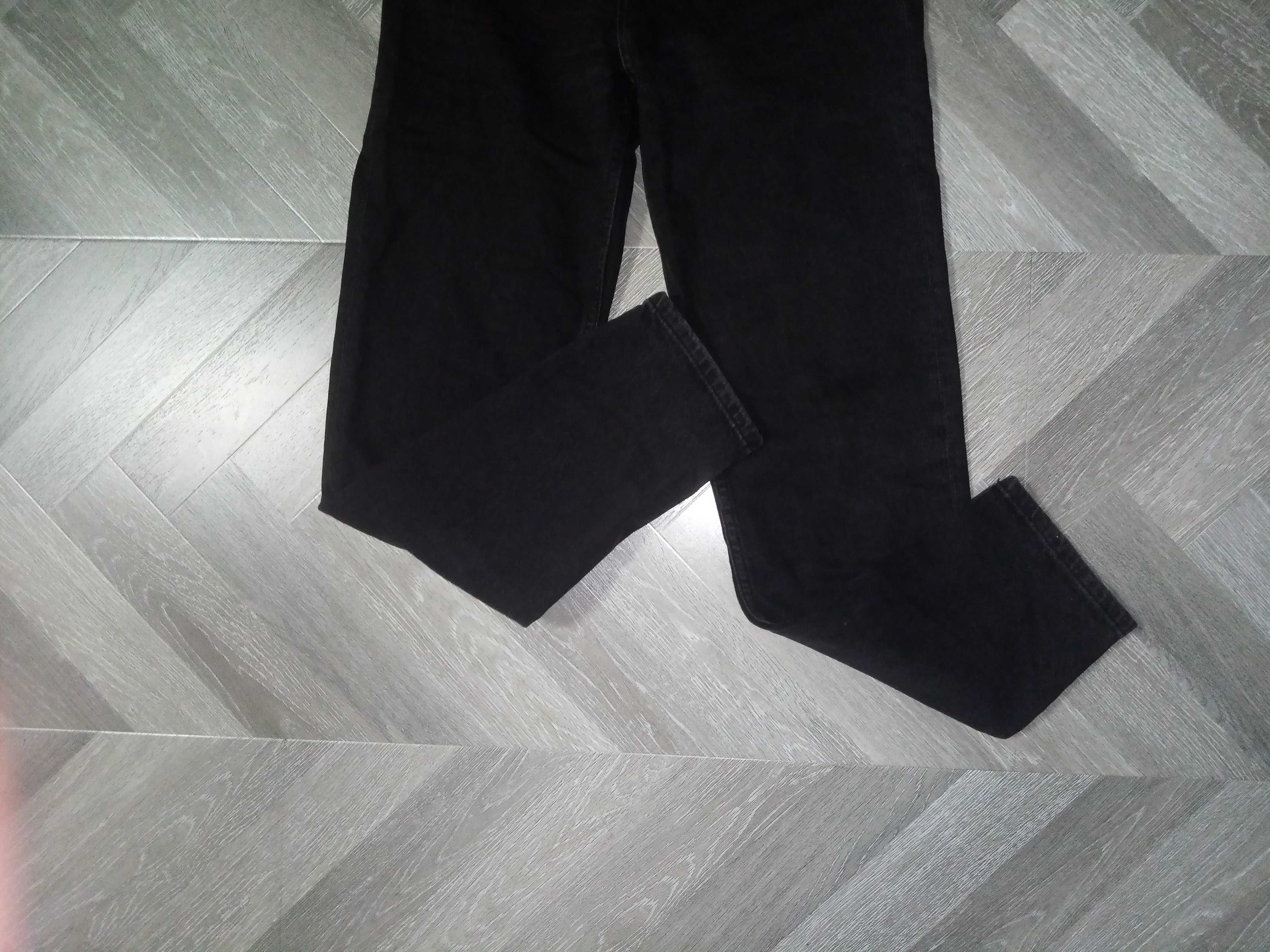 Чорні прямі джинси з високою посадкою Zara
