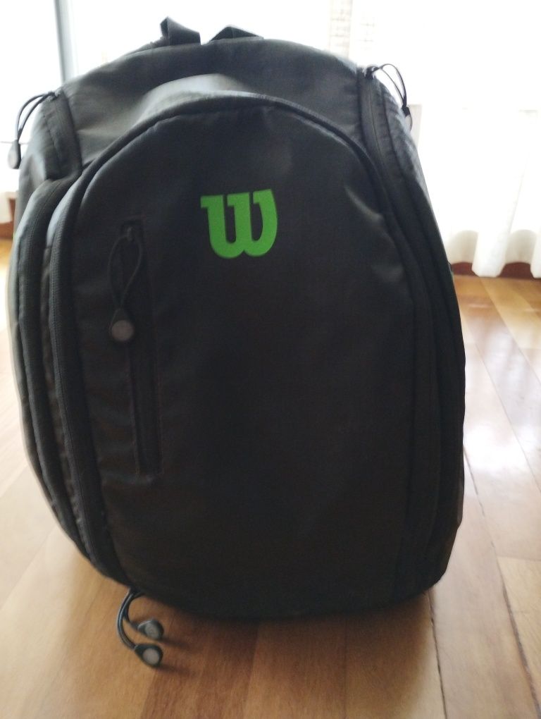 Saco de tenis Pacific; Mochila Wilson