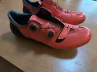 Sapatos specialized s-works 6 carbono e capacetes