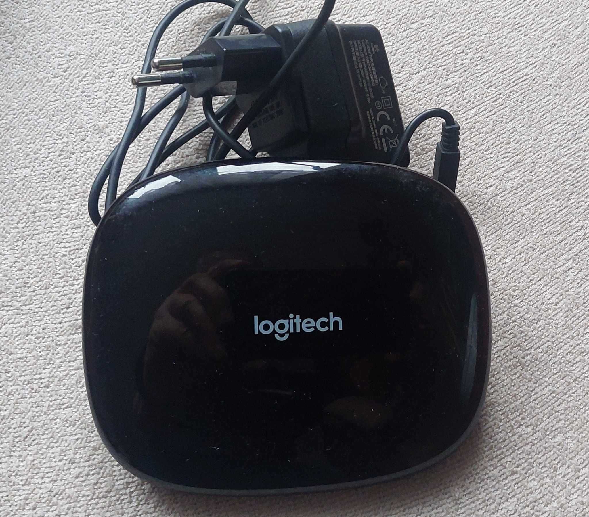 Pilot Logitech Harmony Companion